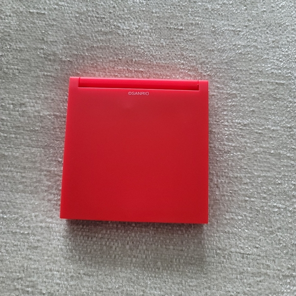 NEW Glamnetic Hello Kitty Mirror - Picture 4 of 6